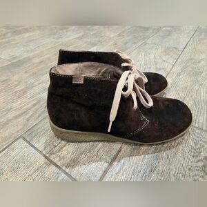 HushPuppies Dark Brown Suede Ankle Boots Wedge Sz 6 Booties